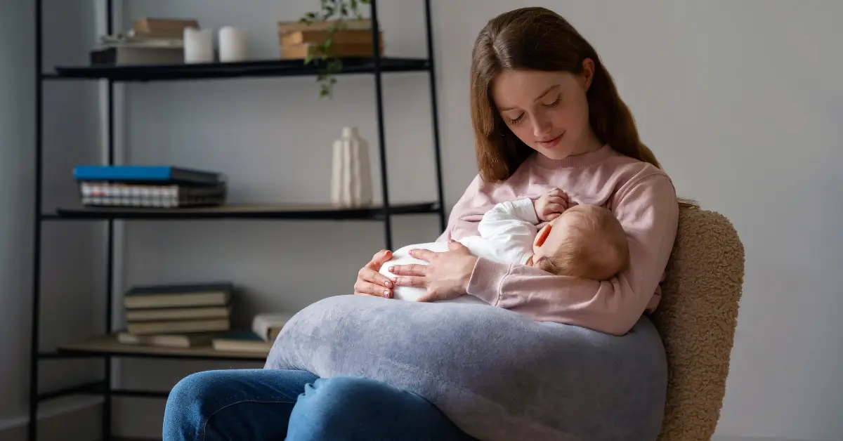 Top Tips for Confident Public Breastfeeding