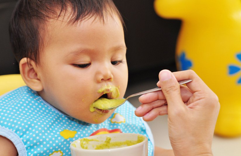 When To Introduce Solid Foods To Baby