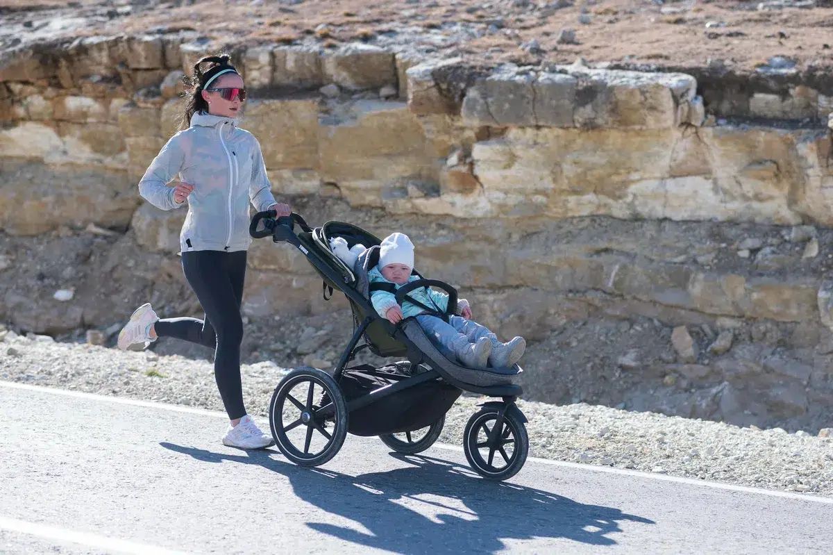Jogging stroller vs lightweight stroller comparison