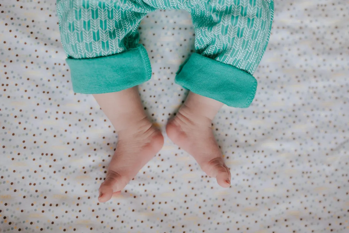 hip-healthy sleep sack design